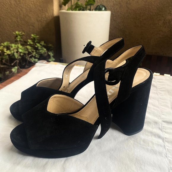 Authentic 🖤Prada🖤 Black Velvet Ankle Strap Platform Heel - Picture 2 of 4